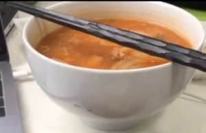 鶏むねキムチスープ